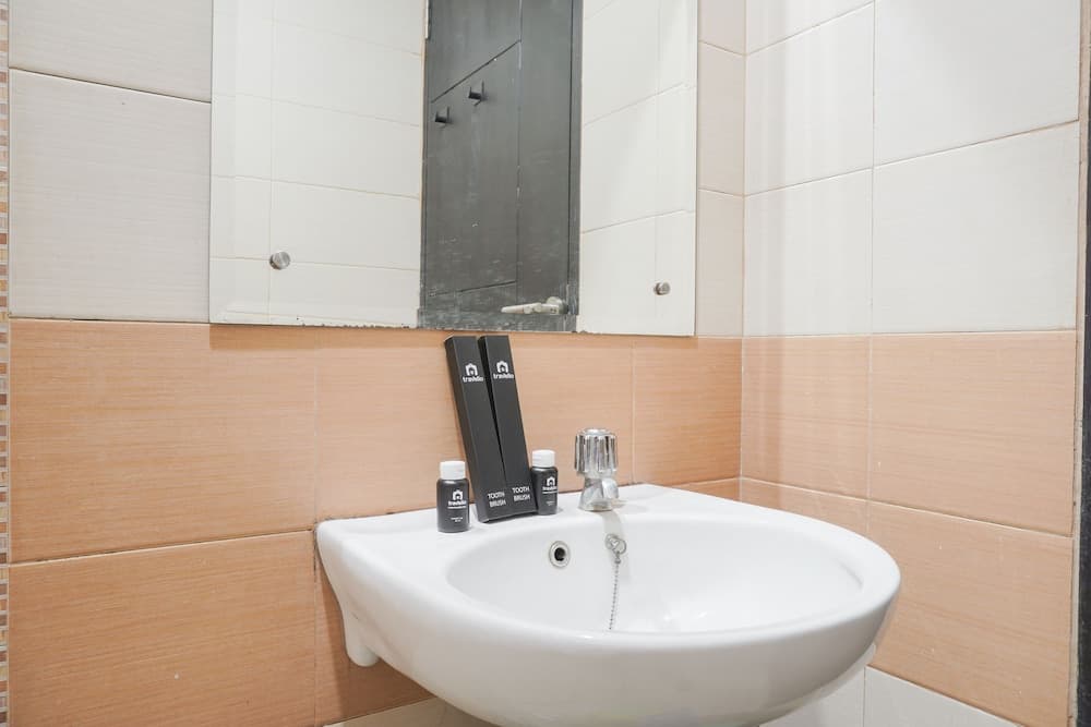 Cozy Stay 1BR at Gardenia Boulevard Apartment