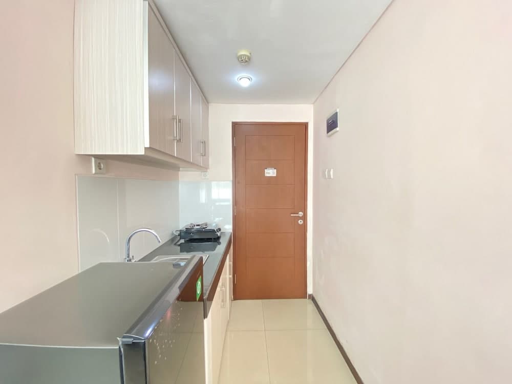 Simply Bright Studio Room at Gateway Pasteur Apartment