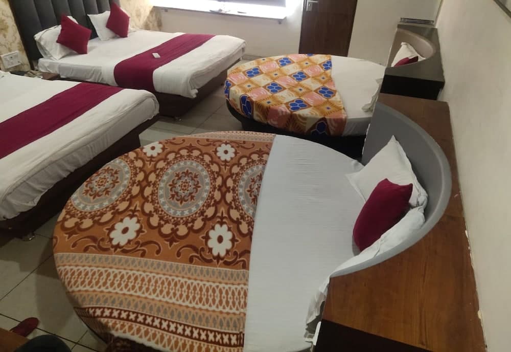 Hotel Royal King Nana Chiloda