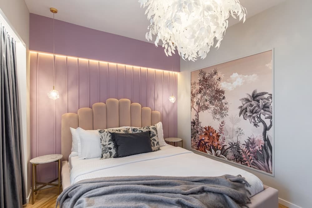 HOLT - Leagues and Words Under The Sea