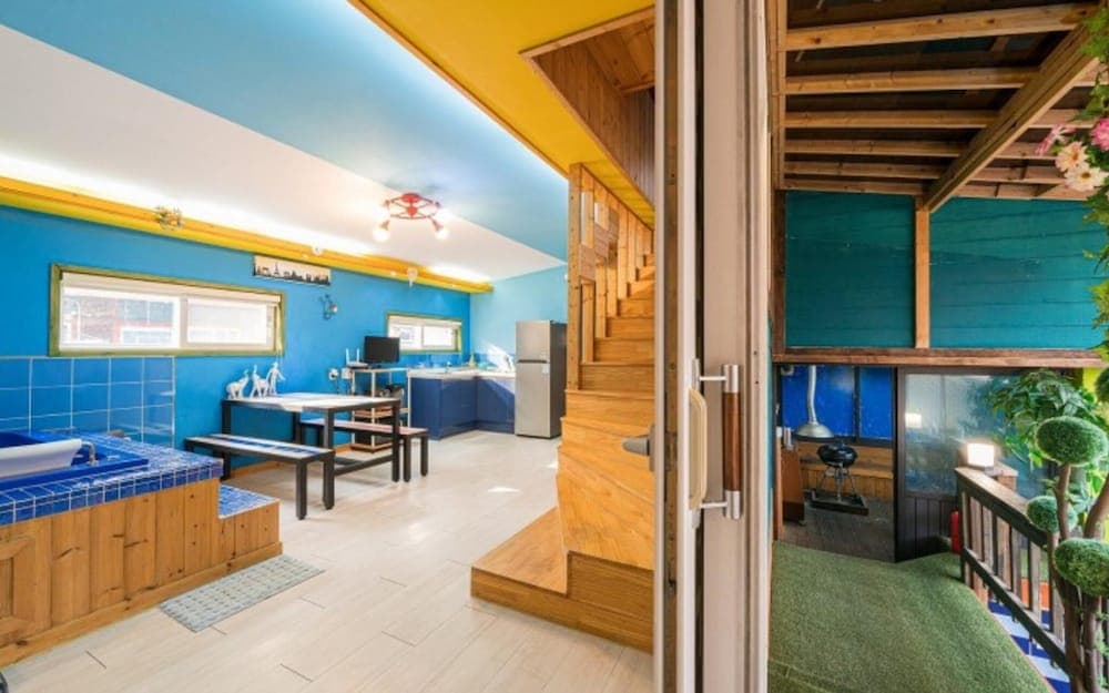 Hoengseong Fedora Pension