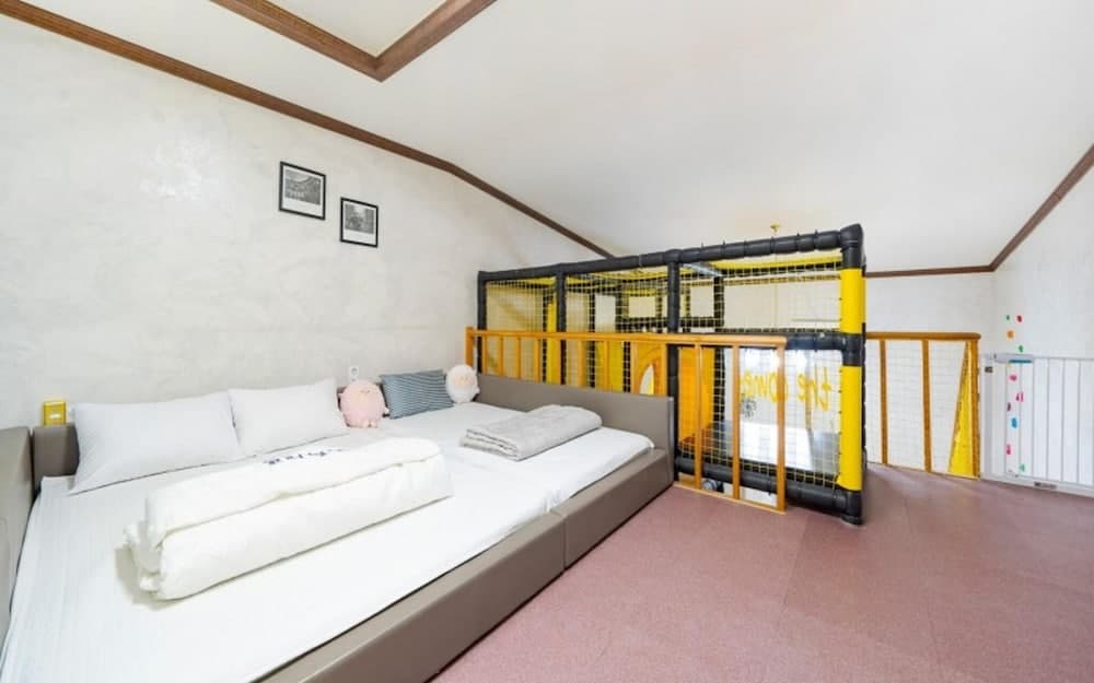 Gapyeong Kkori Star Kids Pool Villa