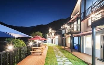 Hadong Jayeonaega Pension