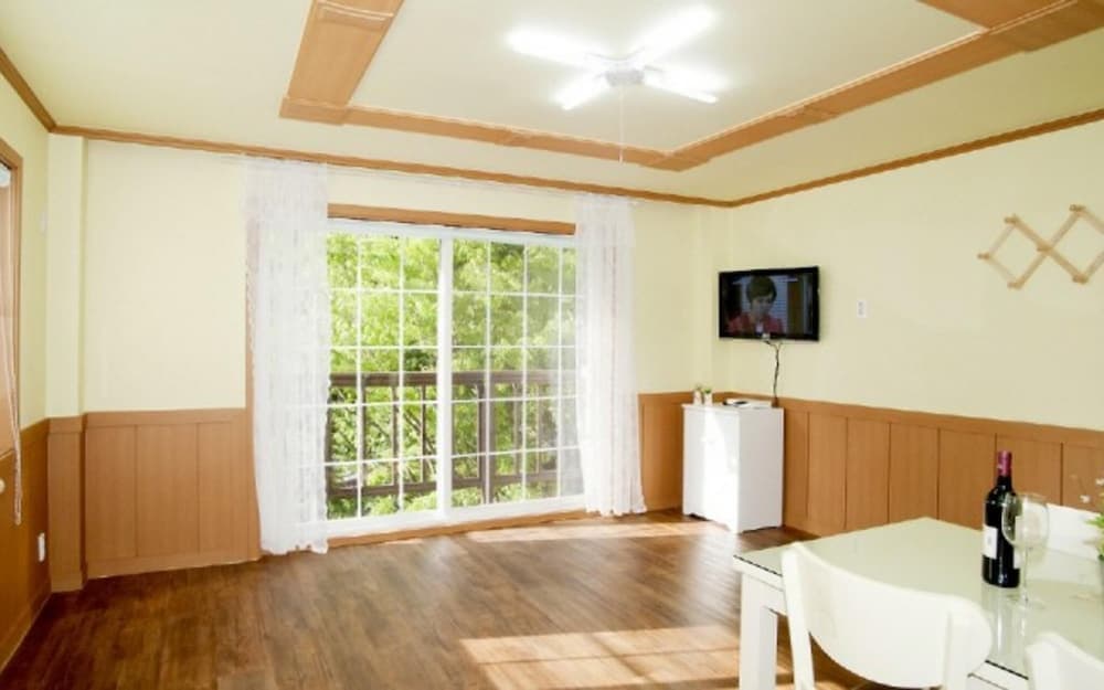 Miryang Mirinae Pension