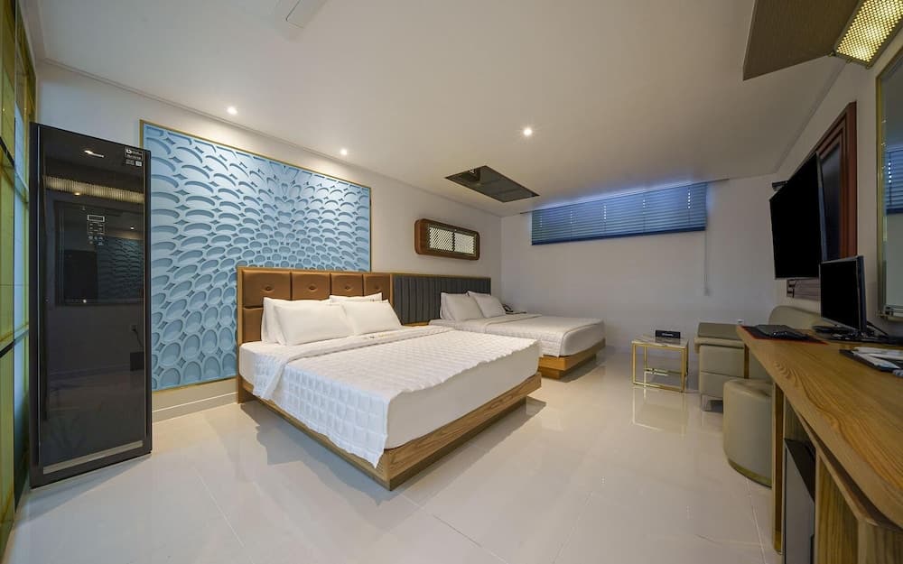 Gyeongju K Hotel &amp; Pension