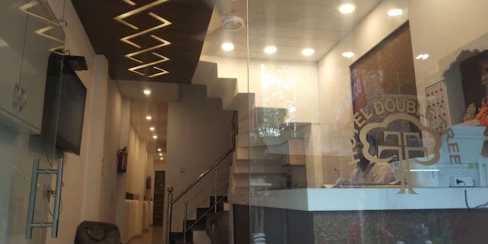 Goroomgo Double Tree Ghaziabad