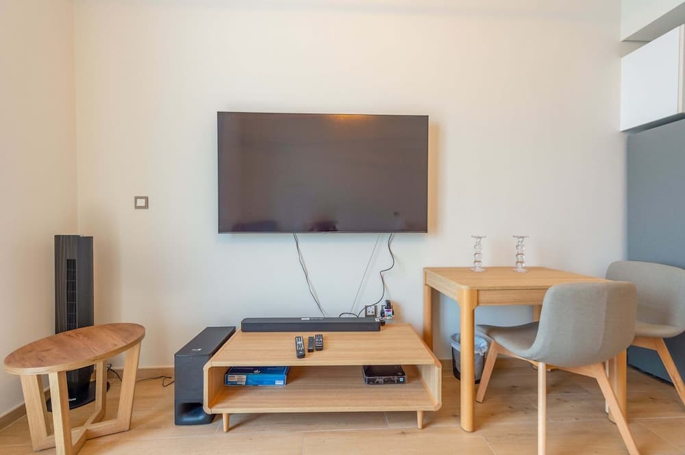 BIR - Brand New In front of Metro