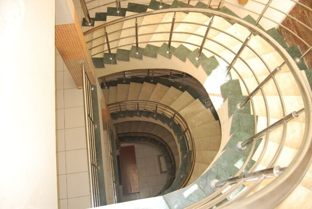 Goroomgo Him Plaza Almora