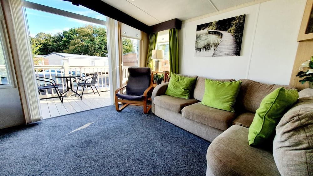 Apple Tree Lodge, Hot Tub, 3 Bedroom, 2 Bars