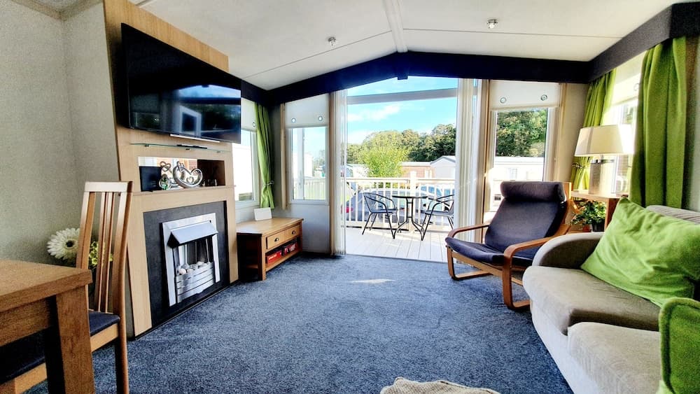 Apple Tree Lodge, Hot Tub, 3 Bedroom, 2 Bars