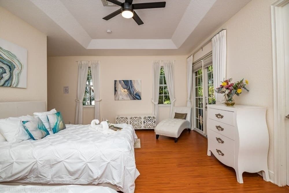 Las Olas Maison De Ville 3 Bedroom Townhouse by Redawning