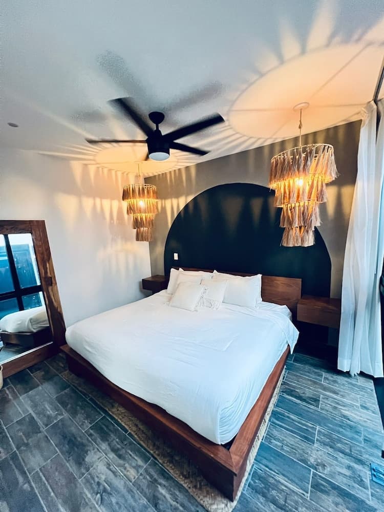 3 Story Home with Private Roof Pool and Tropical Views