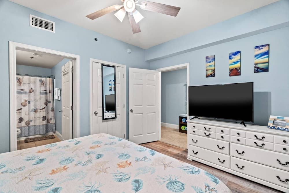 Laketown Wharf Unit 104