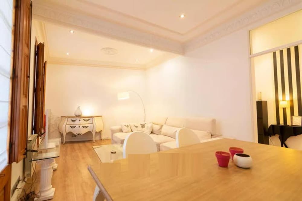 Lovely 2-bed Apartment in Rawalpindi