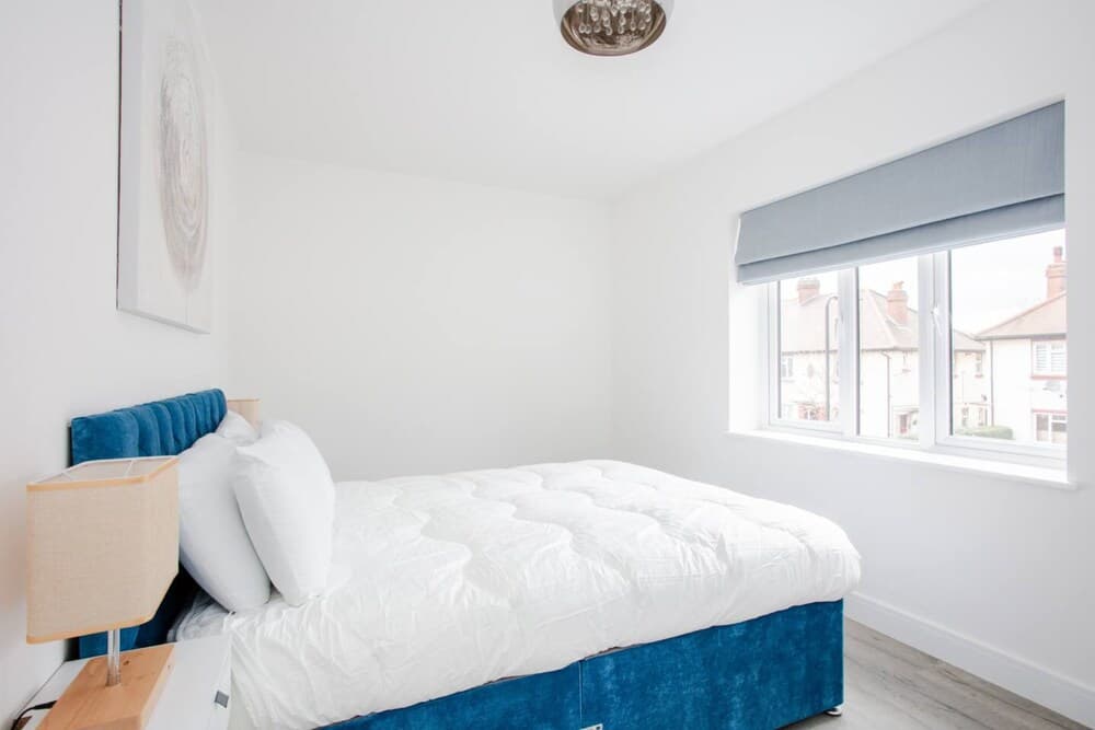 Designer 2 Bedroom Apartment in West London