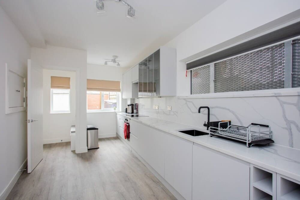 Bright 1 Bedroom Apartment in West London