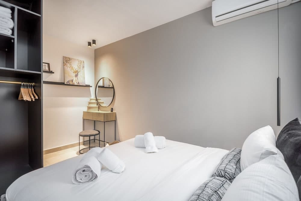 Charming One bedroom with balcony