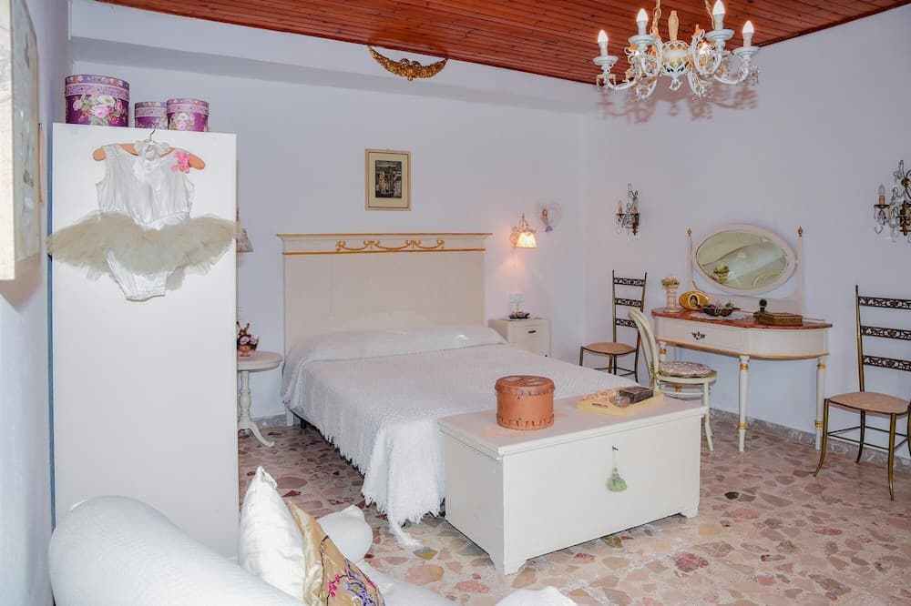 Easy Welcome Salvia - Cartolari County Apartments