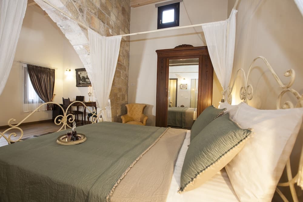 Porolithos Boutique Hotel