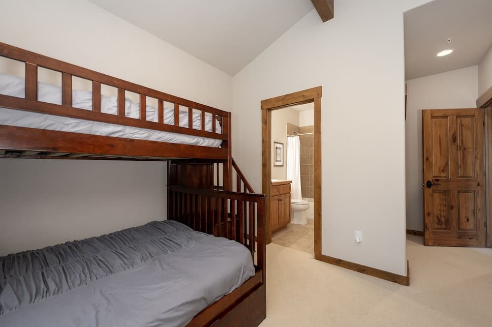 Bear Trail 3 Bedroom Townhouse by RedAwning