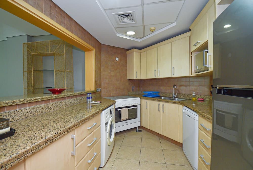 Palm Jumeirah's Spectacular Ocean-View Apartment - NBT