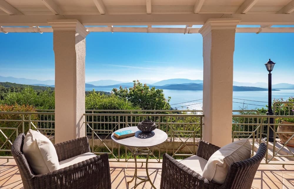 Villa Nafsika in St Stefanos Bay