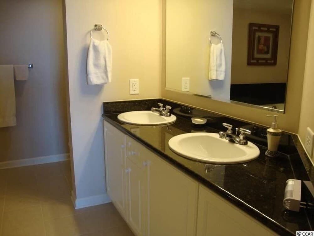 Yacht Club Villas 2-902