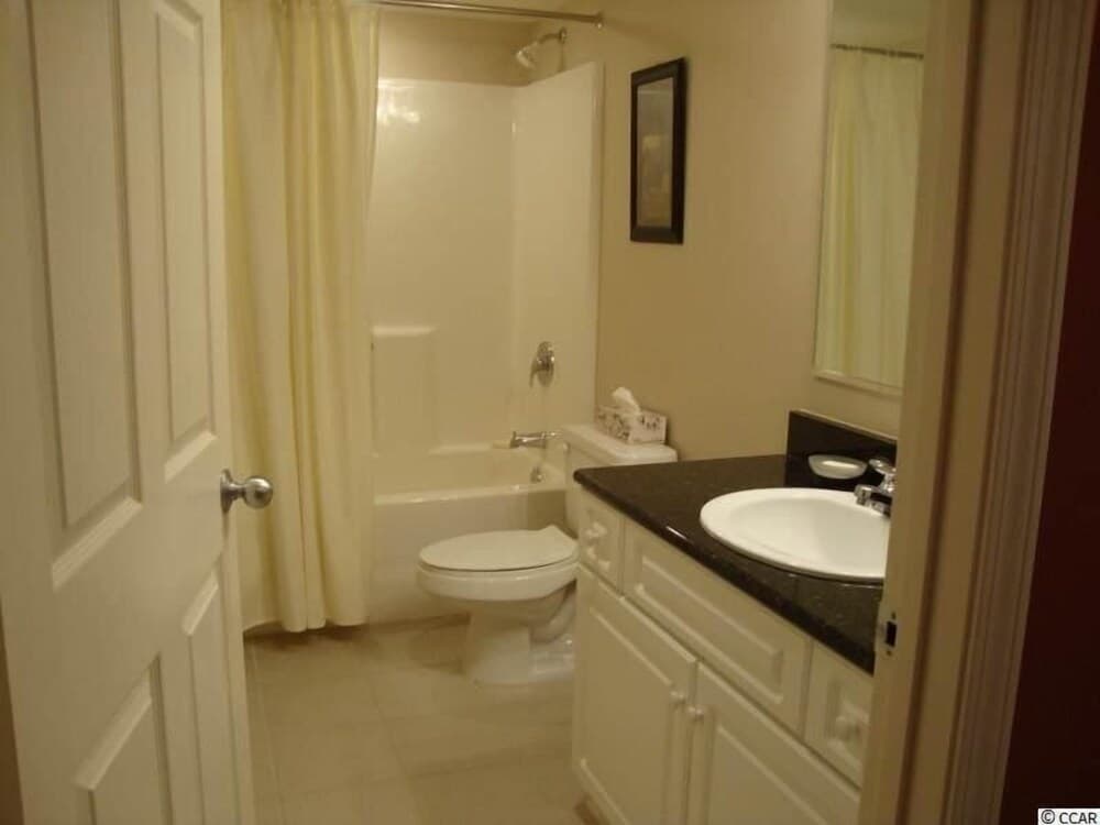 Yacht Club Villas 2-902