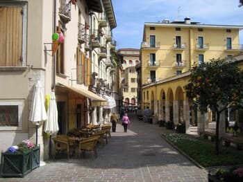 Sorriso Apartment Gardone Riviera Center