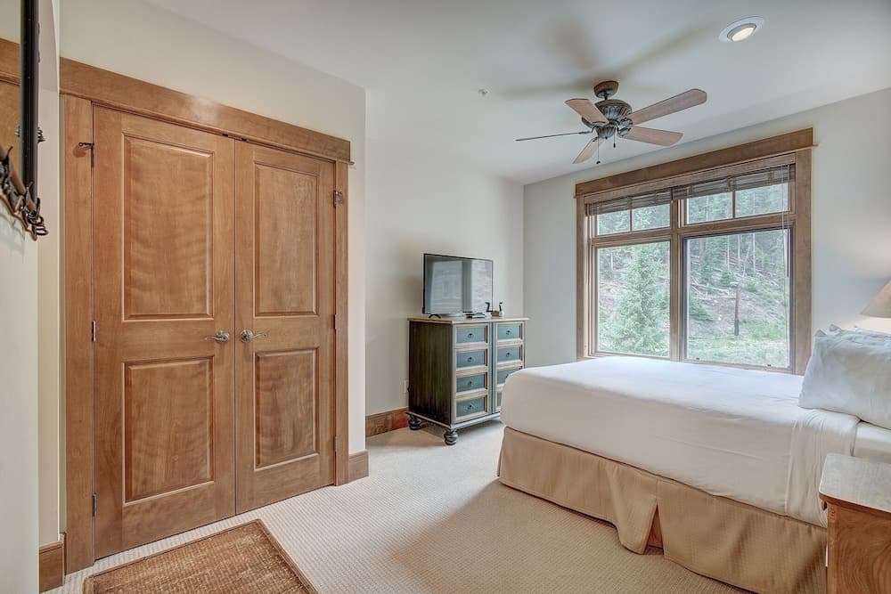 Luxurious 3 Br In River Run Village With Ski-in Out, No Cleaning Fee 3 Bedroom Condo by RedAwning