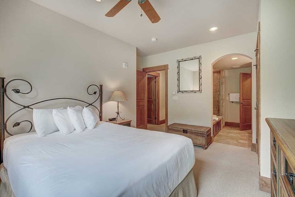 Luxurious 3 Br In River Run Village With Ski-in Out, No Cleaning Fee 3 Bedroom Condo by RedAwning