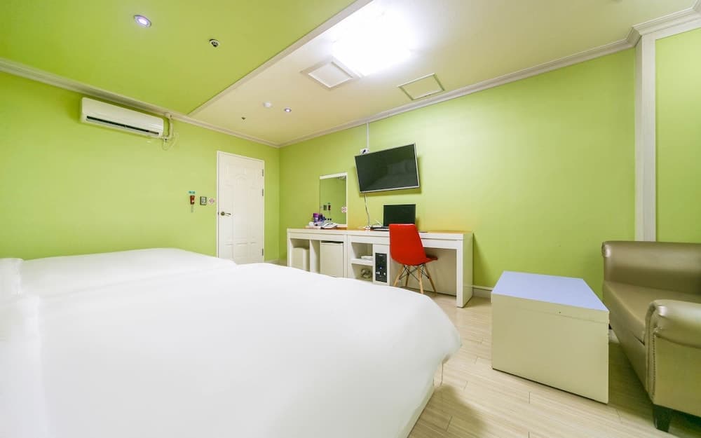 Andong Okdong Hayanseong