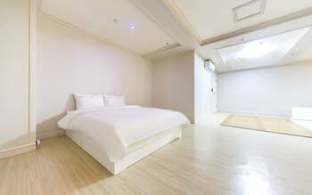 Andong Okdong Hayanseong