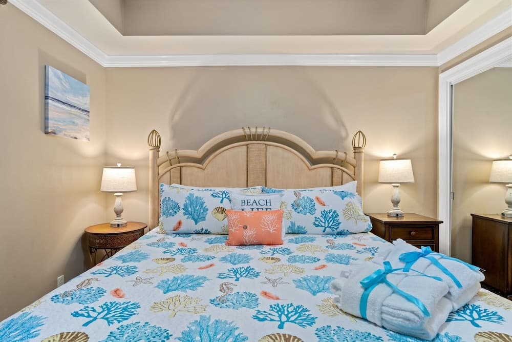 Right Across The Street From Pier Park! 2 Pools Overlooking Gulf!next To Pier