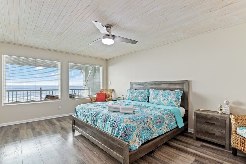 Put Some Vitamin Sea in Your Vacation! Gulf Front Town Home - Quiet West End