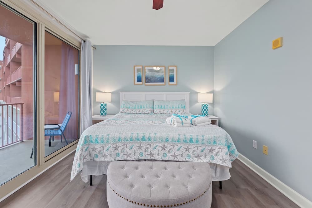 Shores of Panama 2123 - Seas the Moment