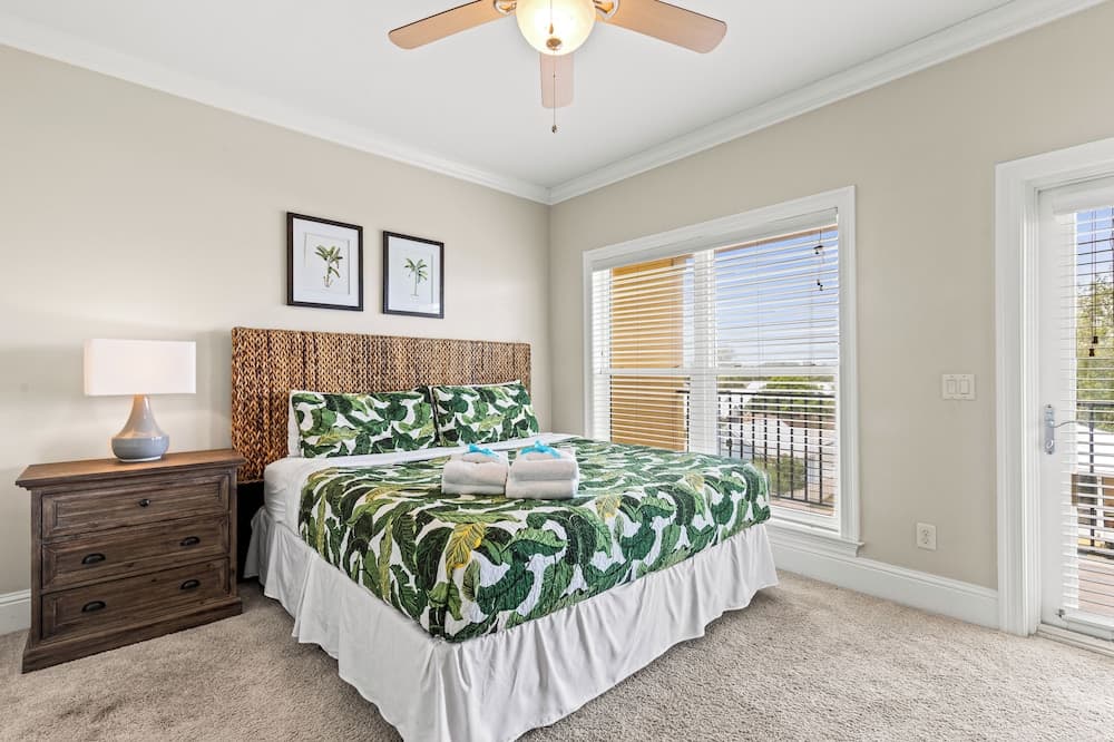 2 Gulf View Balconies! 3 Story Townhome With 4 Bedrooms, 4 Bathrooms! Sleeps12