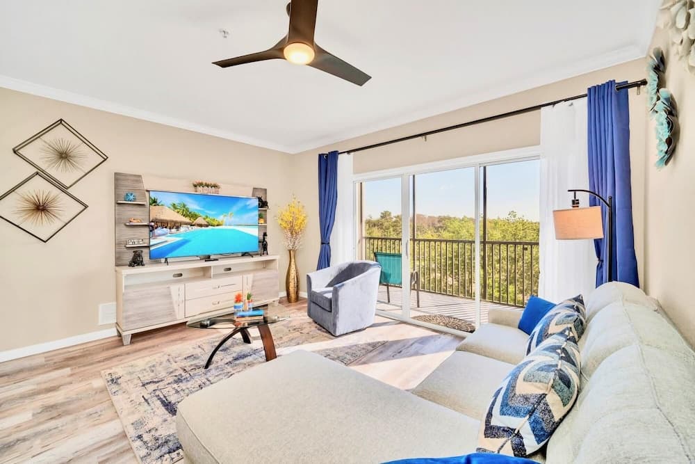 Spacious 2BR Condo Near Disney