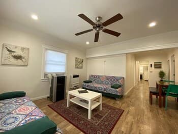 Recently Remodeled Spacious Guesthouse - Perfect For Exploring Long Beach - Self Check-in 2 Bedroom Apts by Redawning