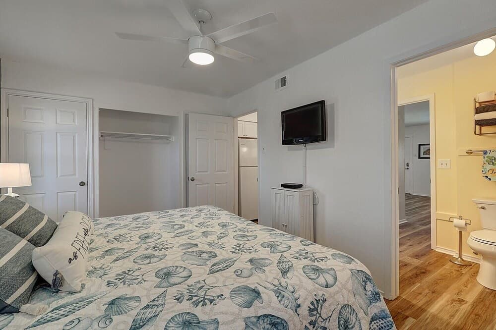 Sweet Escape 1 Bedroom Condo by Redawning