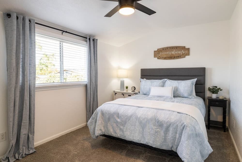 Scottsdale Valley Vista 4 Bedroom Home by Redawning