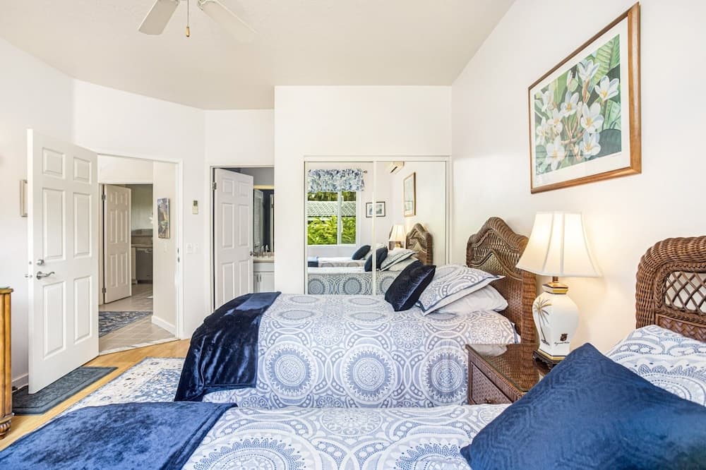 Emmalani Court 312 2 Bedroom Condo by RedAwning