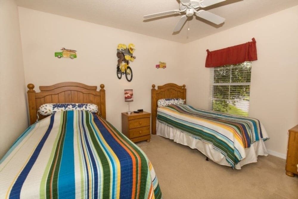 3000yl 4 Bedroom Townhouse by RedAwning