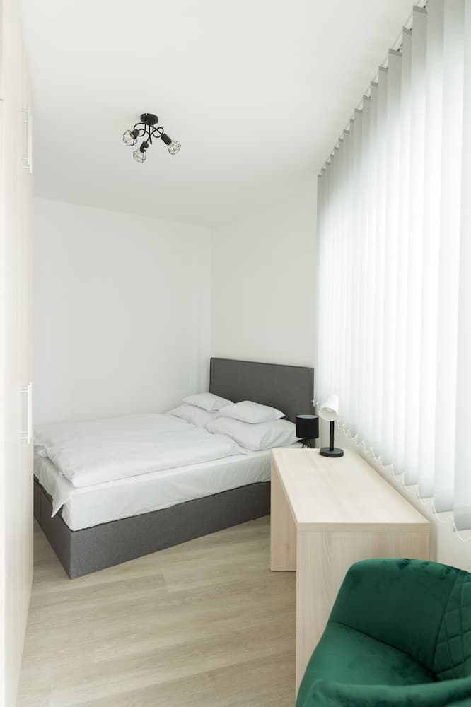 Párizs Garden Apartments