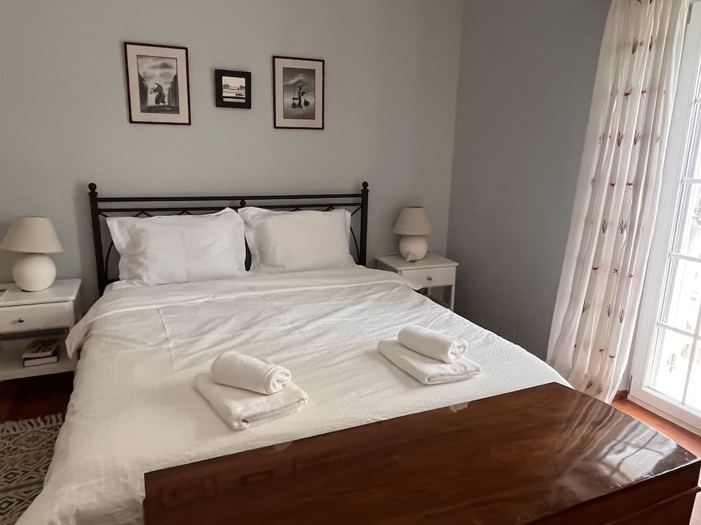 The Elegant Summer House