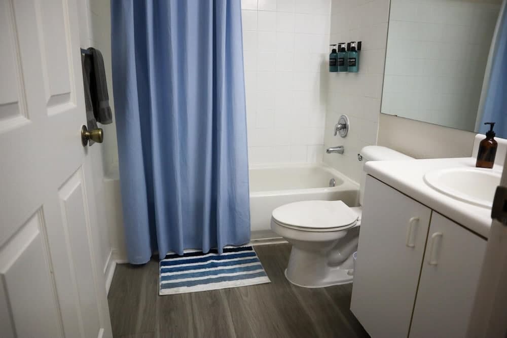 Upgraded 2 bed apt Close to Beaches and Mayo Clinic