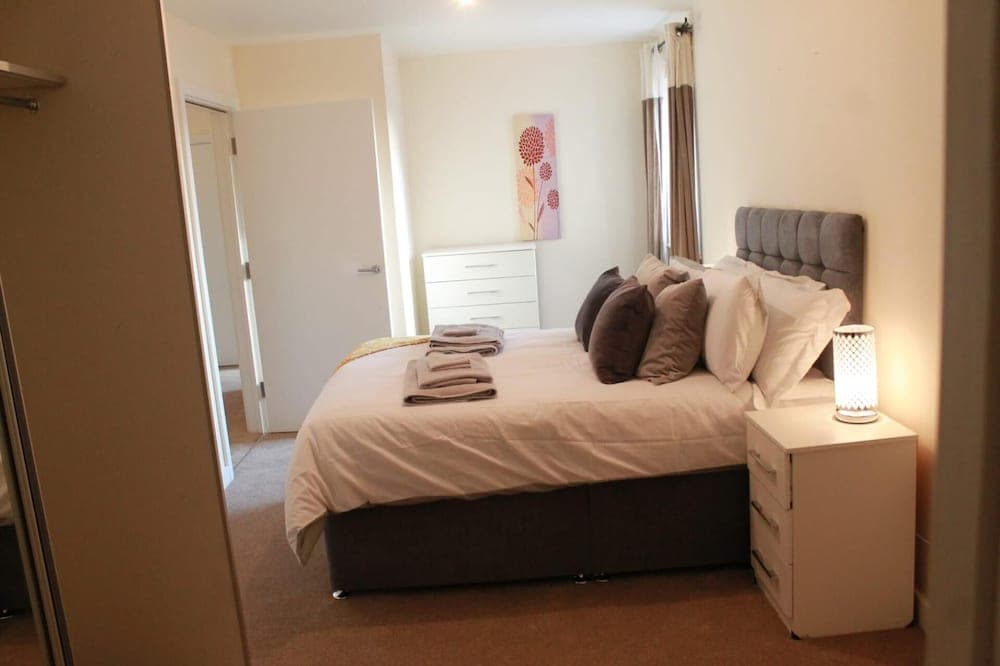 Remarkable 2-bed Apartment in Reading