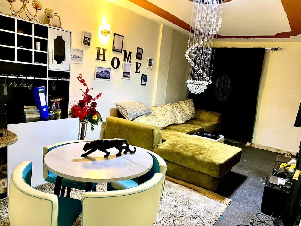 Stay.Plus Kings & Queen's Apartment