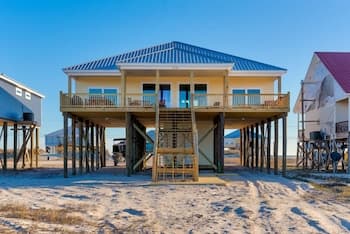 Double Down - Your Own Private Beach In The Backyard! Bayside Deck With Kayaks, Hammocks, And Even Crab Traps! 5 Bedroom Home by Redawning