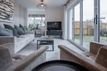 Geraint House - 3 Bedroom - Templeton